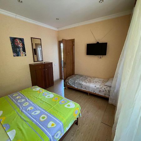 Гостевой Дом На Гечба Hotel Gagra Exterior foto