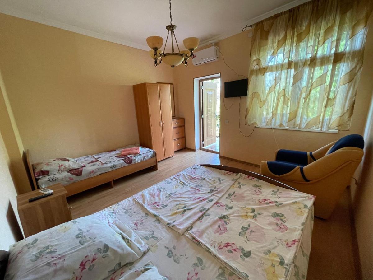 Гостевой Дом На Гечба Hotel Gagra Exterior foto