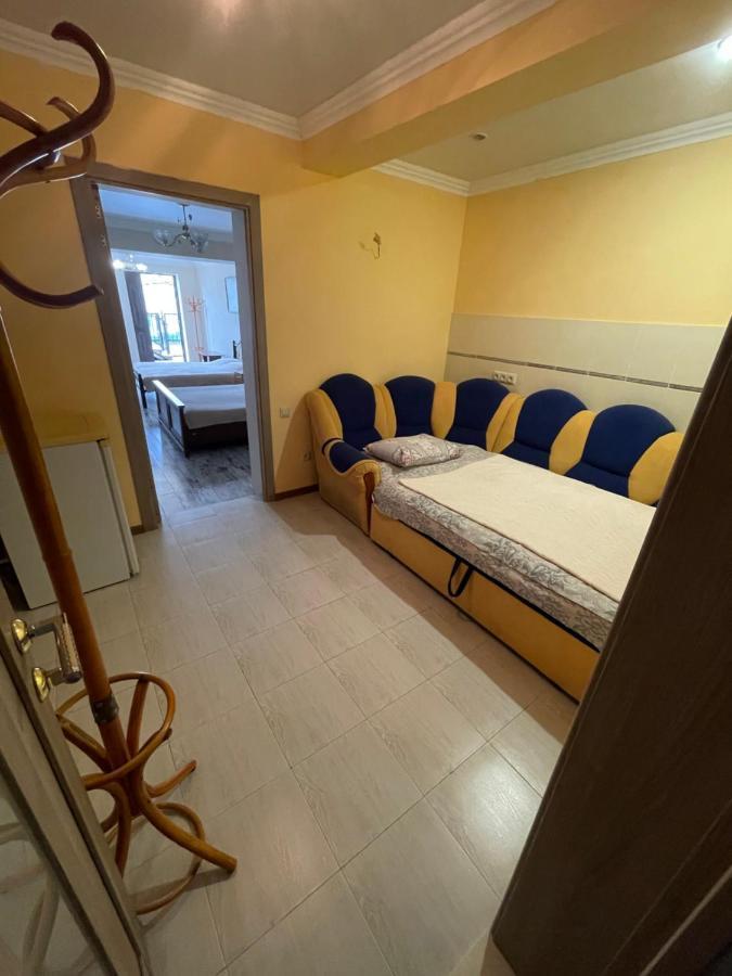 Гостевой Дом На Гечба Hotel Gagra Exterior foto